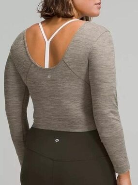 Lululemon Heathered Gray Scoop Neck Long Sleeve Crop Top Size L / 12